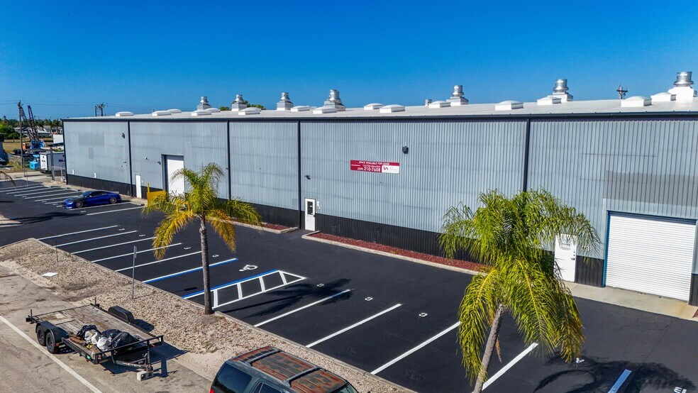 More Photos Of 847-905 SE 9th Ter, Cape Coral Warehouse For Sale