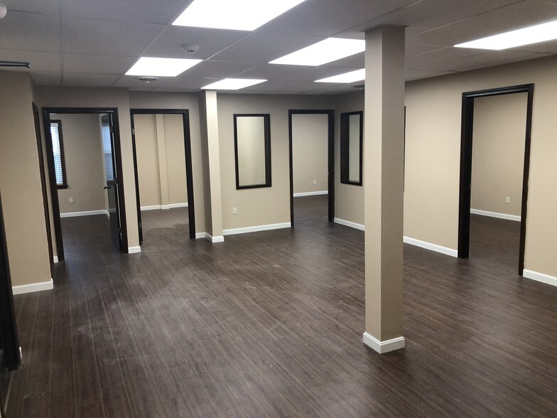 More Photos Of 120 Lavan St, Warwick Office For Lease