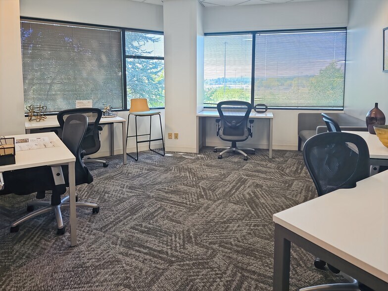 More Photos Of 5 Centerpointe Dr, Lake Oswego Coworking Space