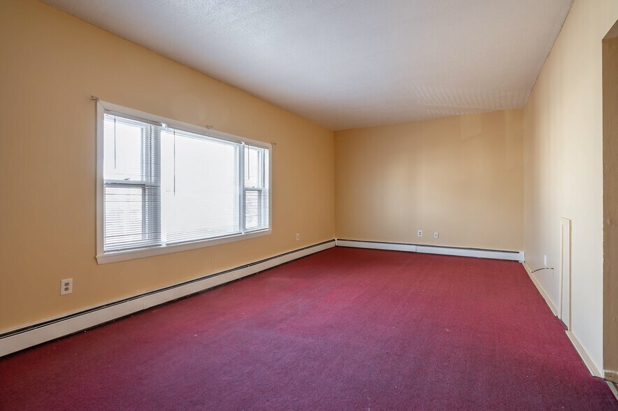 More Photos Of 395 Lake Ave, Manchester Apartments For Sale