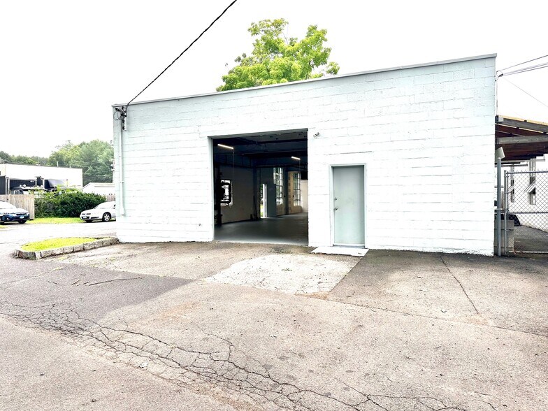 More Photos Of 5 Silver St, Norwalk Warehouse For Sale