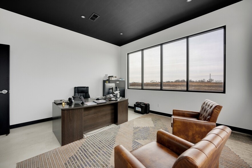 More Photos Of 22800 Highway H, Sedalia Manufacturing For Sale