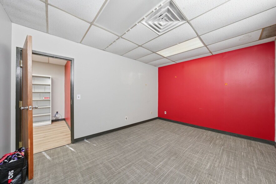 More Photos Of 299 Forest Ave, Paramus Office For Sale