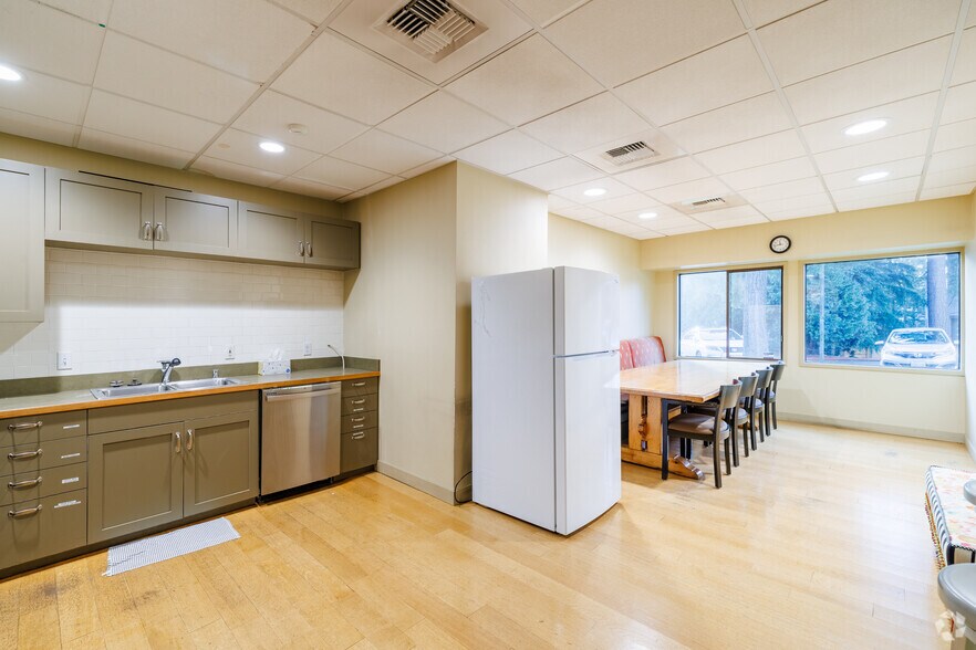 More Photos Of 1416 112th Ave NE, Bellevue Office For Lease