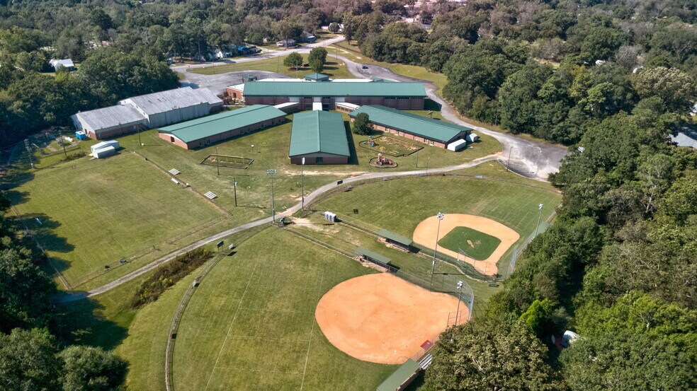More Photos Of 18425 Main St, Woodbury Schools For Sale