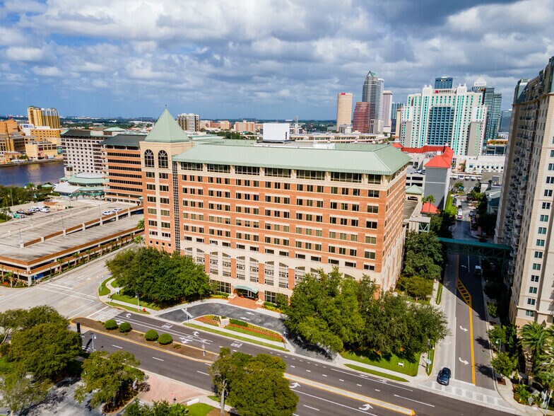 More Photos Of 302 Knights Run Ave, Tampa Medical For Lease