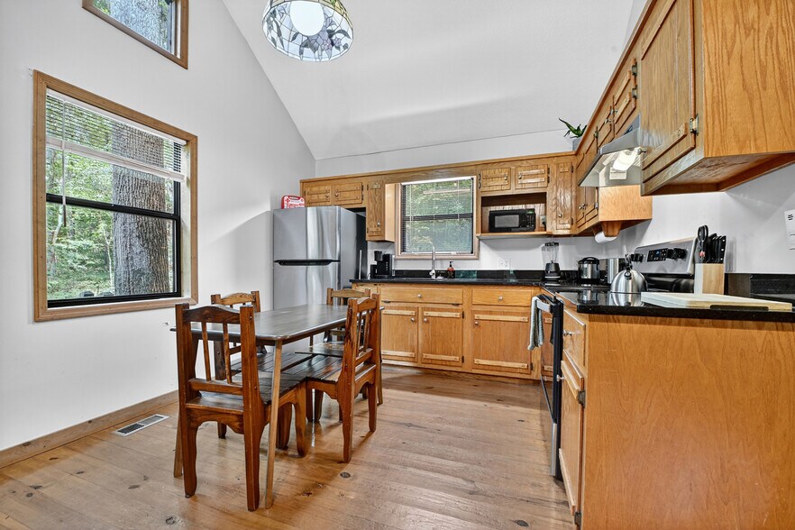 More Photos Of 77 Alpine Way, Blairsville Hotel For Sale