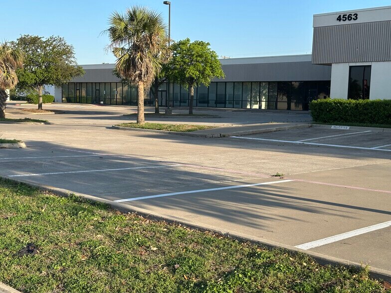 More Photos Of 4563 W Walnut St, Garland Storefront Retail Office For Lease