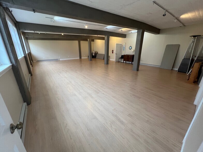 More Photos Of 69 Johnson St, Lubec Hotel For Sale