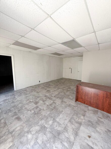 More Photos Of 7275 Waelti Dr, Melbourne Warehouse For Lease