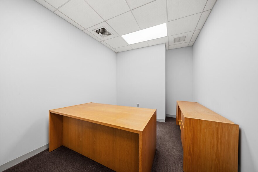 More Photos Of 88 Broadway, Hicksville Office For Lease