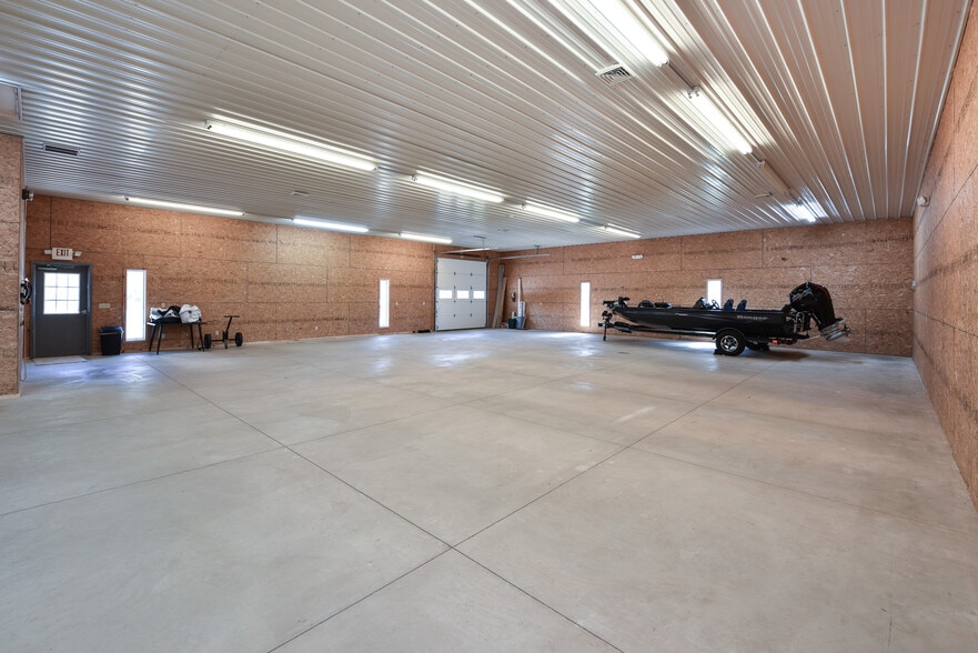 More Photos Of 1200 S Hartshorn Rd, Lakeside Marblehead Warehouse For Sale