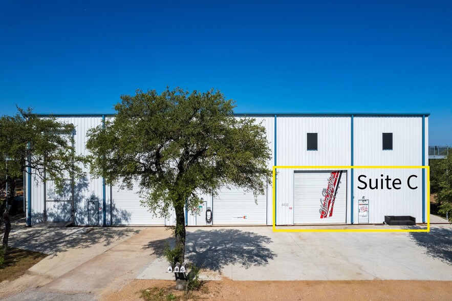 More Photos Of 4402 Weletka Dr, Austin Warehouse For Lease