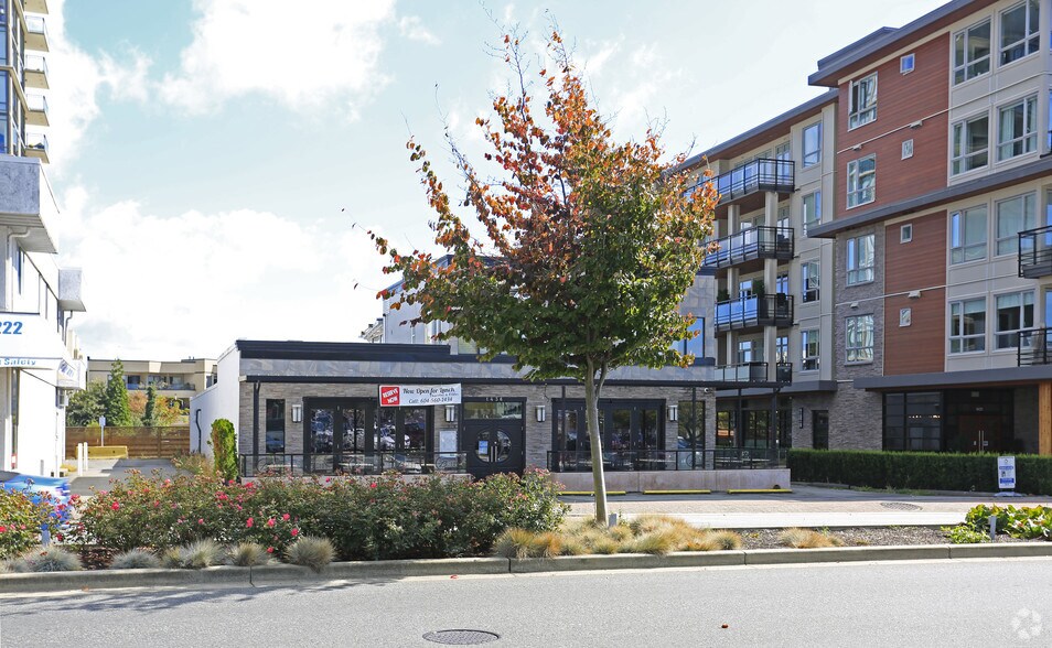 More Photos Of 1434 Johnston Rd, White Rock Storefront Retail Office For Lease