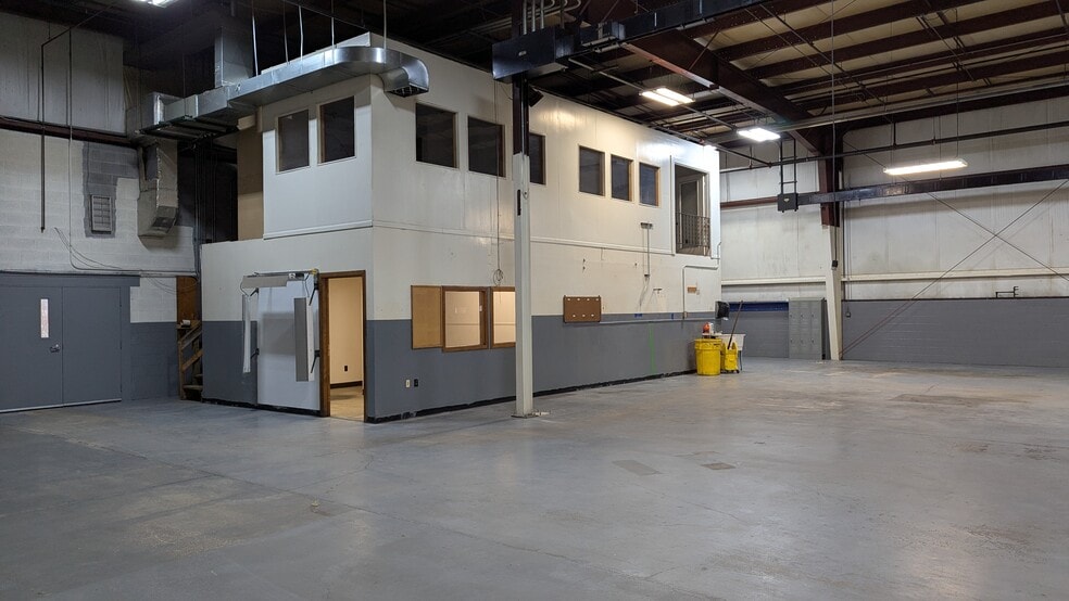More Photos Of 343 Hughes Dr, Traverse City Manufacturing For Lease