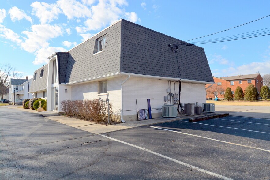 More Photos Of 108 N Main St, Englewood Medical For Lease
