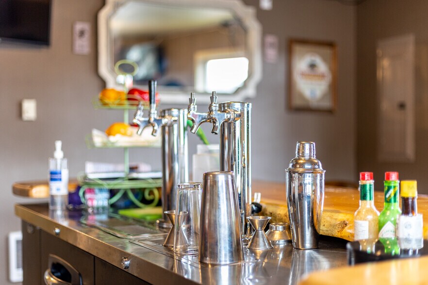 More Photos Of 4660 SE Highway 101, Lincoln City Restaurant For Sale