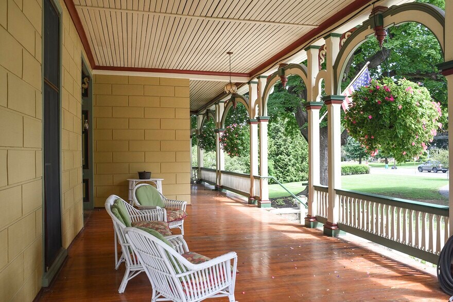 More Photos Of 827 Philadelphia Ave, Chambersburg Specialty For Sale