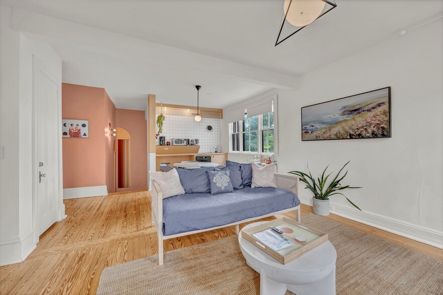 More Photos Of 118 S 4th St, Wilmington Hospitality For Sale