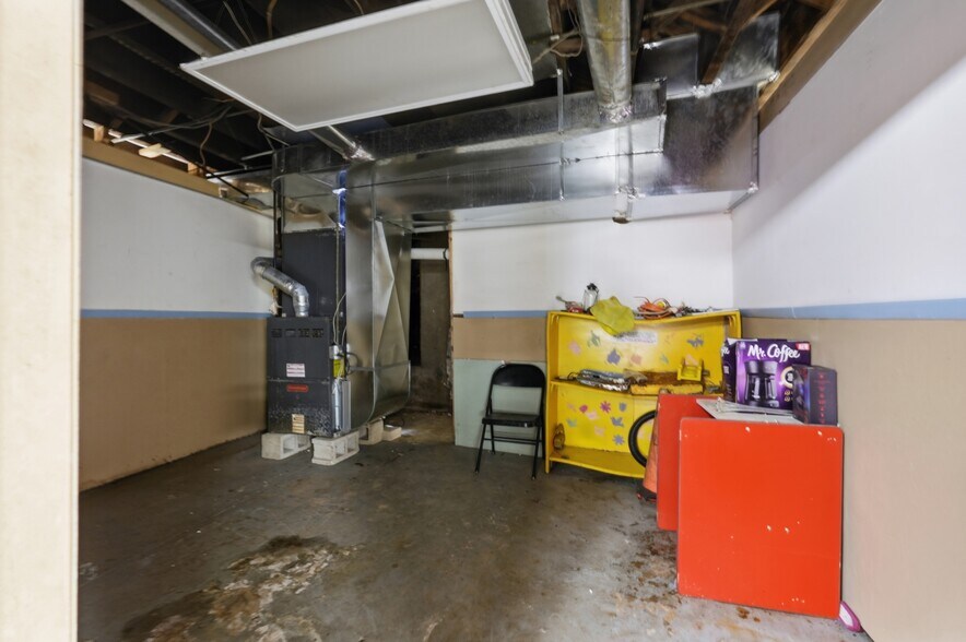 More Photos Of 1142-1148 Broadway, Camden Flex For Sale