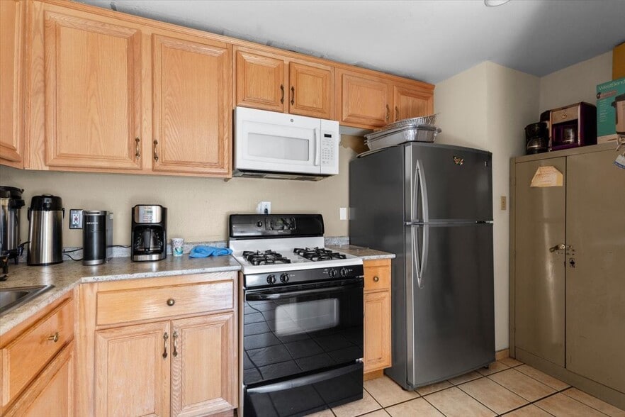 More Photos Of 11385 Cedar Ave, Bloomington Religious Facility For Sale