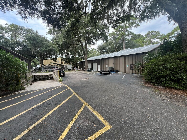 Primary Photo Of 12 Cardinal Rd, Hilton Head Island Unknown For Lease