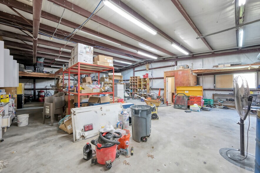 More Photos Of 2745 Interstate 45 S, New Waverly Manufacturing For Lease
