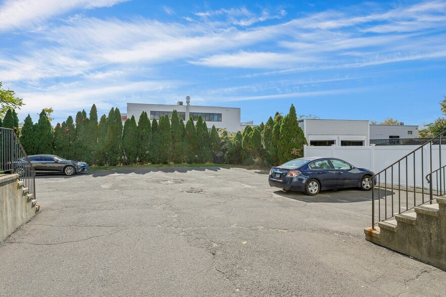 More Photos Of , Stamford Multifamily For Sale