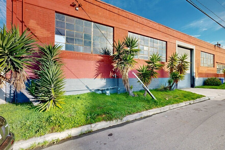 More Photos Of 1035 Murray St, Berkeley Showroom For Lease