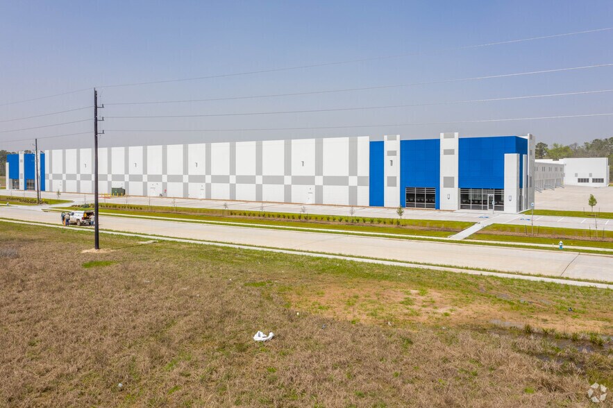 More Photos Of 8903 Warehouse Center Dr, Humble Unknown For Lease