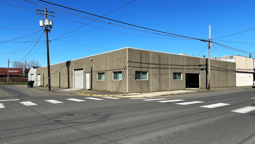 Primary Photo Of 613 Pacific Ave S, Kelso Distribution For Lease