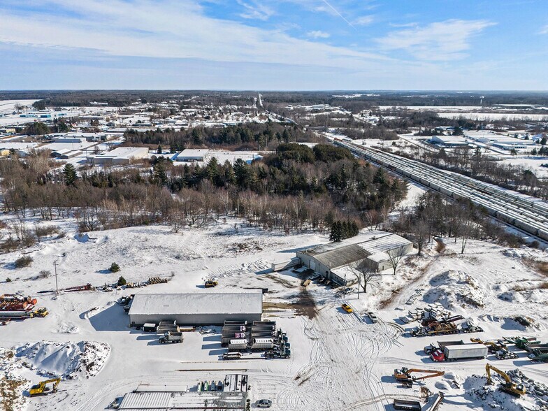 More Photos Of 950 E Melendy St, Ludington Distribution For Lease