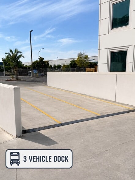 More Photos Of 8594 Siempre Viva Rd, San Diego Manufacturing For Lease