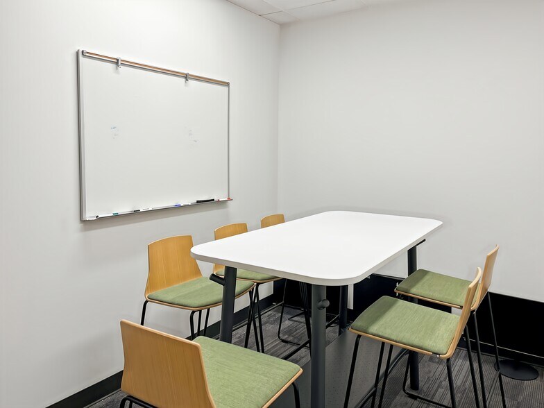 More Photos Of 10655 NE 4th St, Bellevue Coworking Space