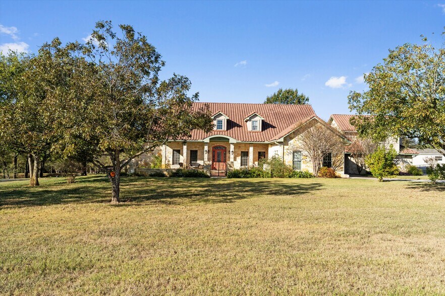 More Photos Of 1092 FM 3000, Elgin Specialty For Sale