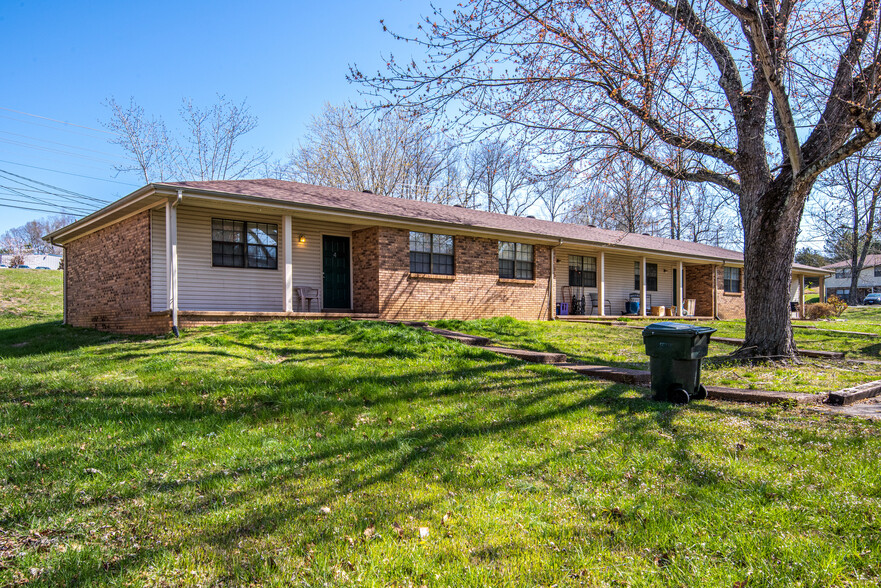 Primary Photo Of 100 Sherry Ln, Dickson Apartments For Sale