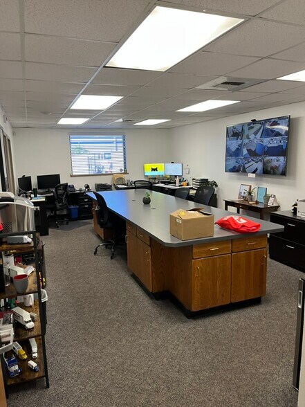 More Photos Of 2337 Thompson Way, Santa Maria Warehouse For Lease