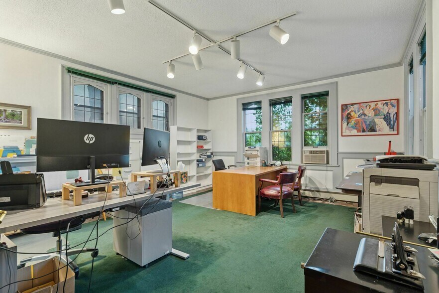 More Photos Of 2318 S 1st Ave, Minneapolis Office For Sale