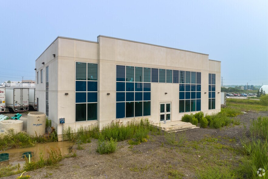 More Photos Of 2 Mansewood Crt, Halton Hills Light Distribution For Lease