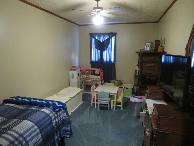 More Photos Of 113 S Graham St, Sardinia Warehouse For Sale