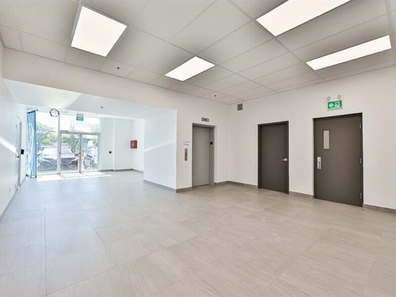 More Photos Of 5965-5995 Boul Des Grandes-Prairies, Saint-leonard Industrial For Lease