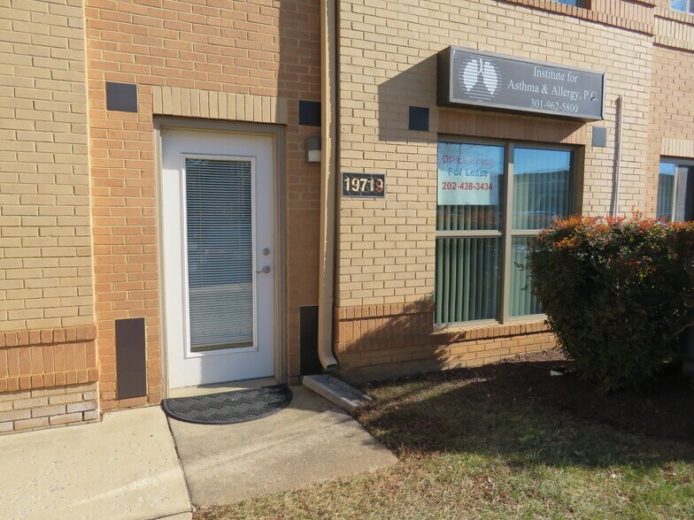 Primary Photo Of 19719 Executive Park Cir, Germantown Medical For Lease