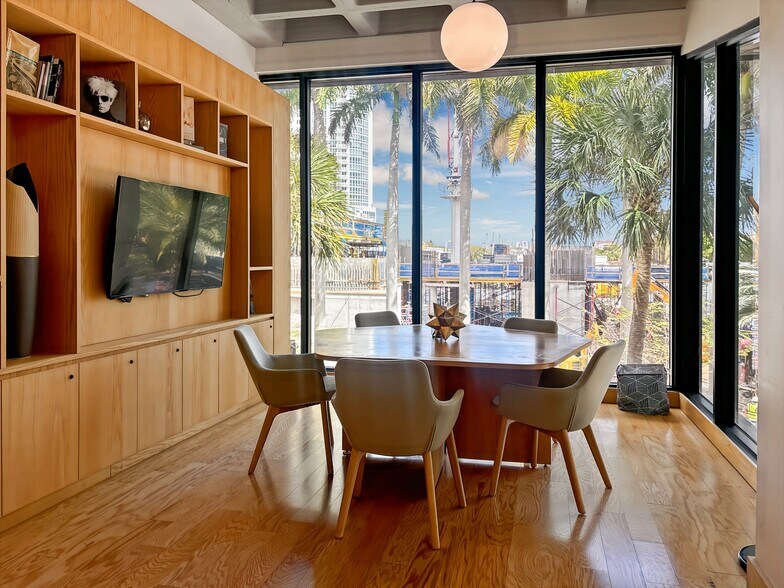More Photos Of 501 E Las Olas Blvd, Fort Lauderdale Coworking Space