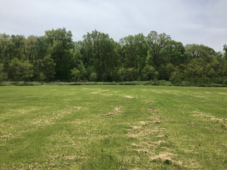 More Photos Of 1426 W River Rd, Waterloo Township Apartments For Lease