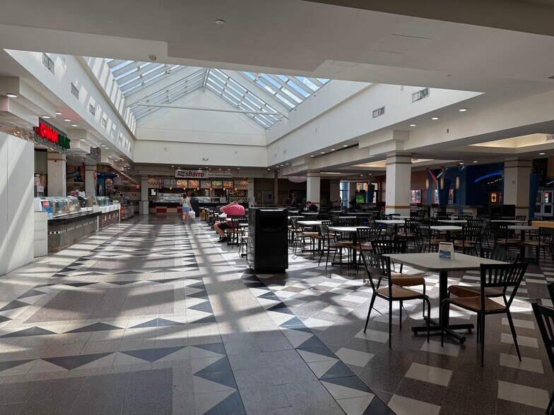 More Photos Of 777 E Merritt Island Cswy, Merritt Island Unknown For Lease