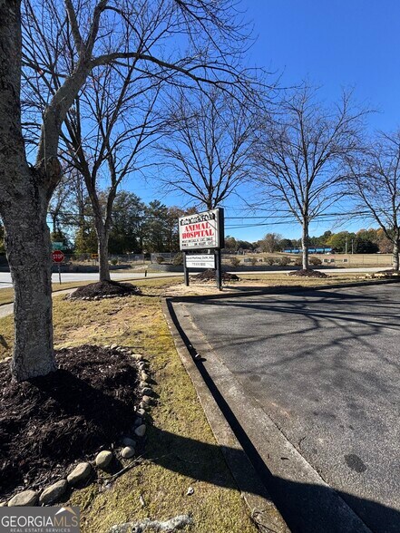 More Photos Of 2885 Hog Mountain Rd, Dacula Office For Lease