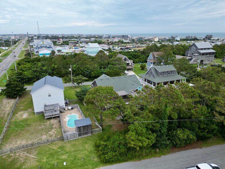 More Photos Of 25202 Island Pines Dr, Waves Restaurant For Sale