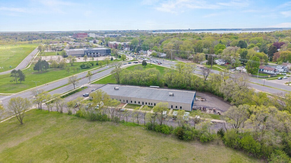 Primary Photo Of 2104 International Ln, Madison Light Distribution For Sale
