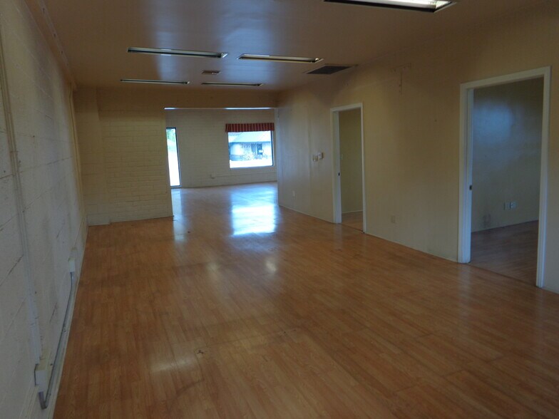 More Photos Of 3536 Foothill Blvd, La Crescenta Freestanding For Lease