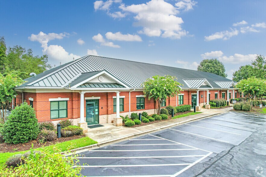Primary Photo Of 13310 S Ridge Dr, Charlotte Medical For Lease
